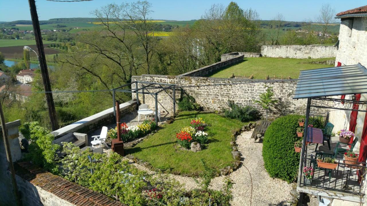 B&B Chez Fouchs - Chambre D'Hotes Dun-sur-Meuse Екстериор снимка