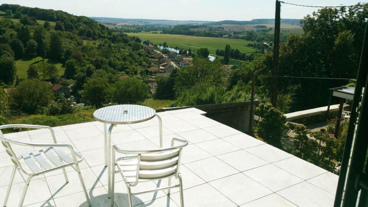 B&B Chez Fouchs - Chambre D'Hotes Dun-sur-Meuse Екстериор снимка